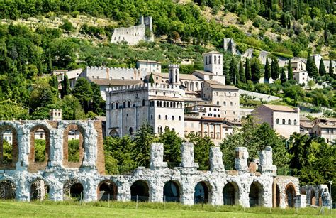 what to do in gubbio.